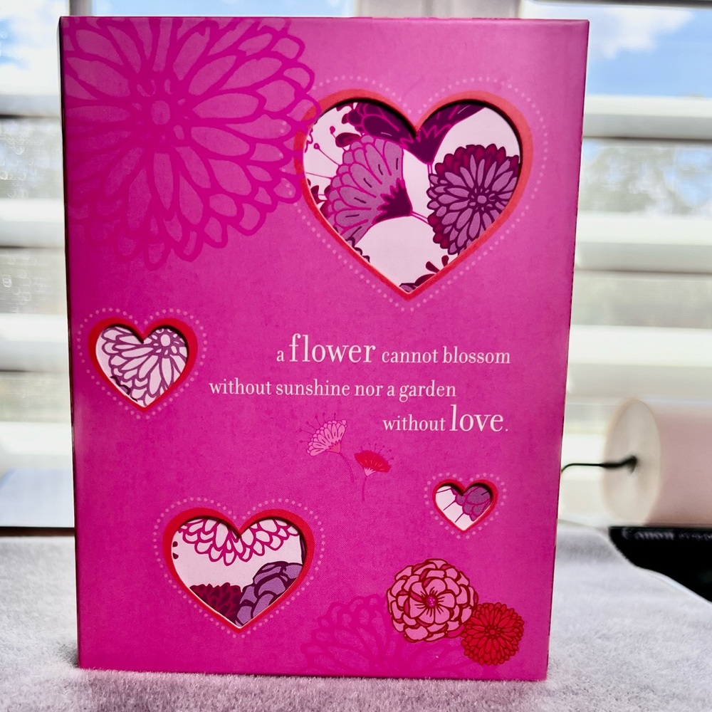 New Galison NY Blank Cards Box of 12 Chrysanthemum Floral Design